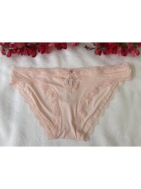 VICTORIA'S SECRET CREAM PINK SILKY W LACE BIKINI TRIM & BOW CLASSIC PANTIES NWT